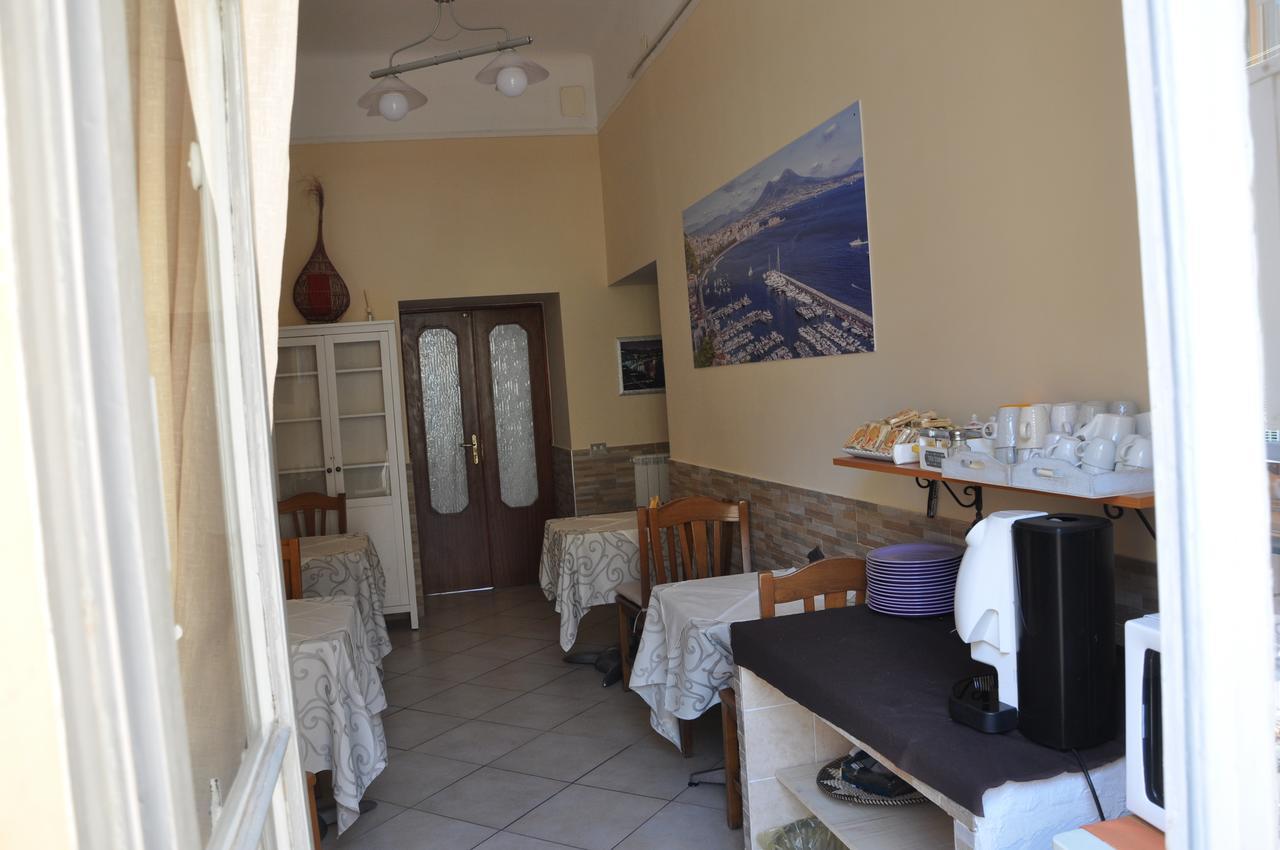 Bed and Breakfast Benvenuto A Napoli Екстер'єр фото