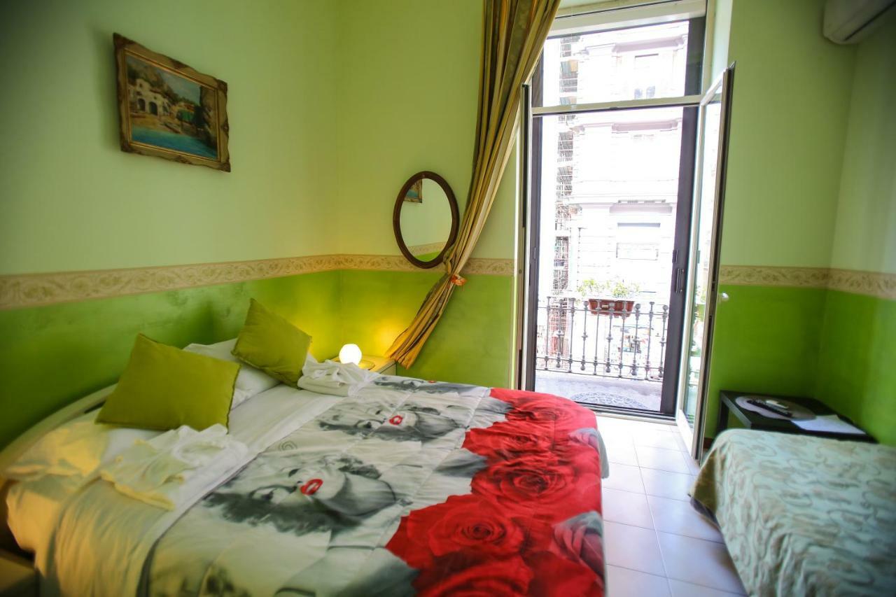 Bed and Breakfast Benvenuto A Napoli Екстер'єр фото