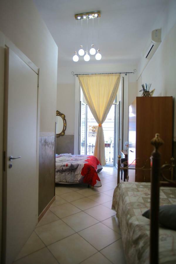 Bed and Breakfast Benvenuto A Napoli Екстер'єр фото