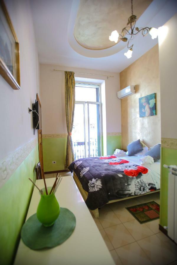 Bed and Breakfast Benvenuto A Napoli Екстер'єр фото